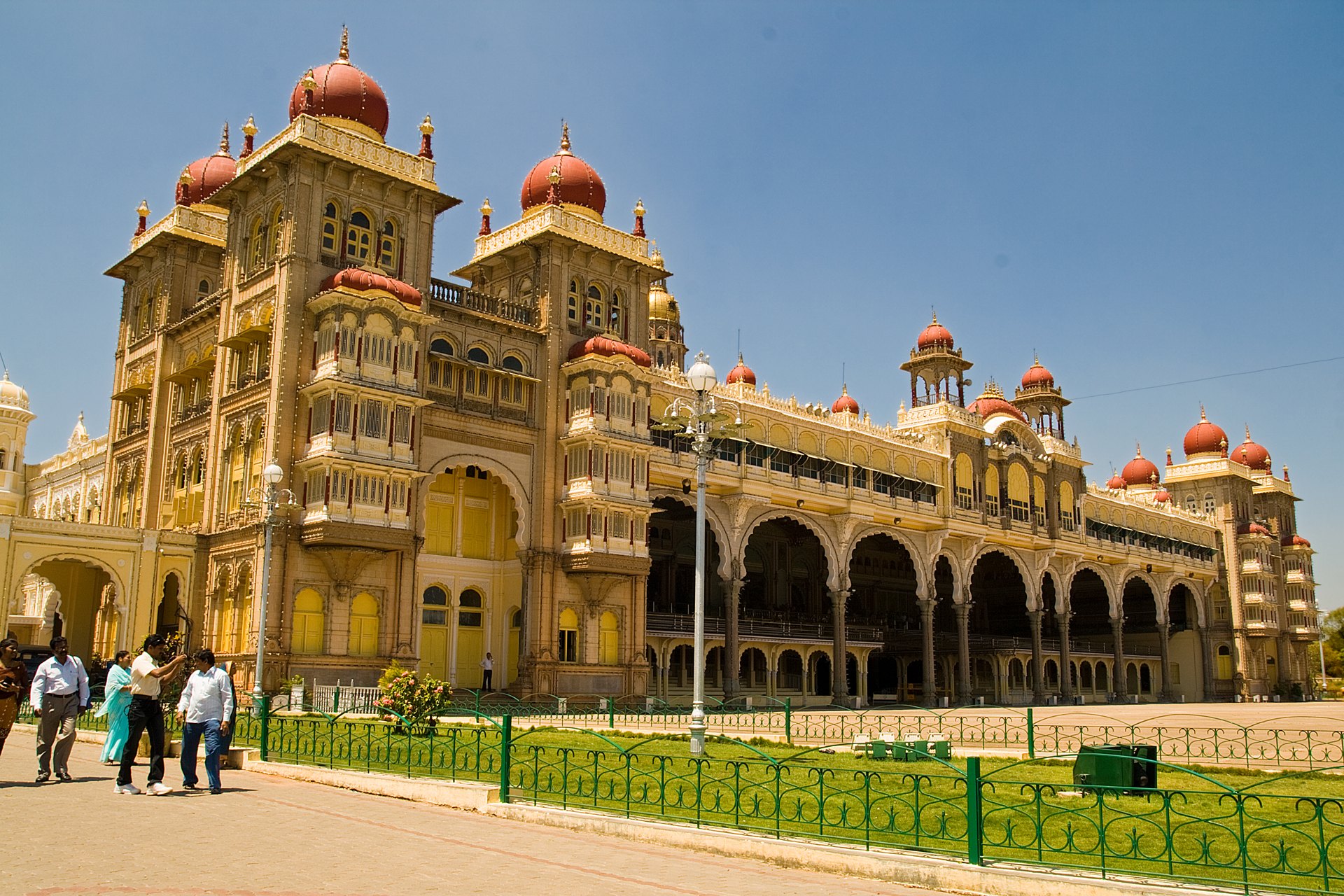 Real photograph of Mysore Palace in daylight