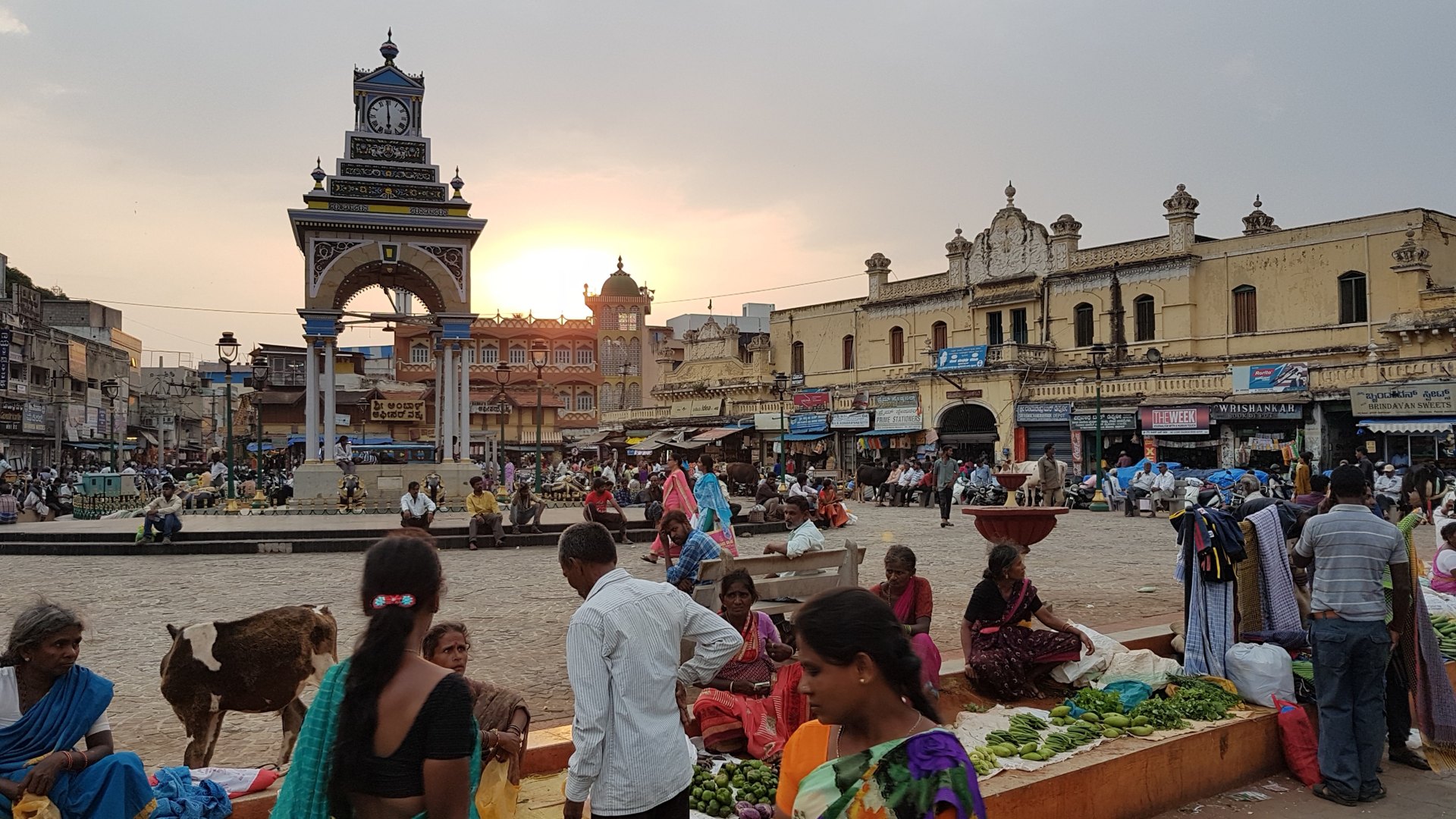 Dufferin Clock Tower and Devaraja Market in Mysore